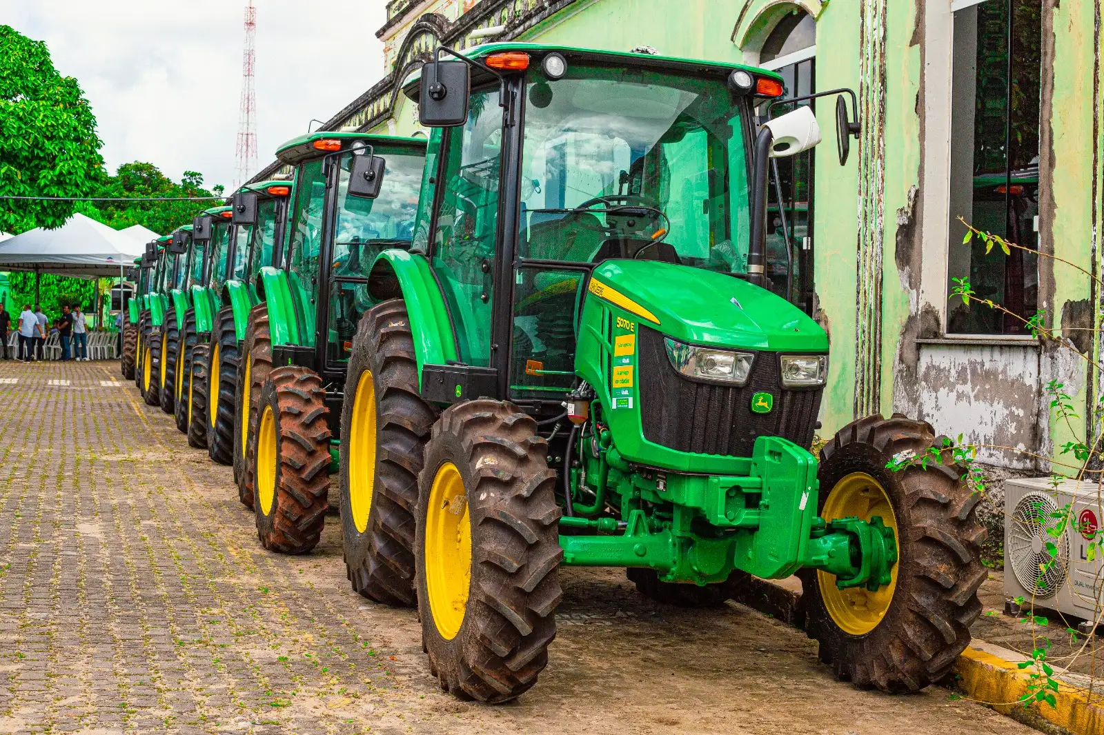 São João Batista recebe novo trator agrícola para fortalecer a agricultura familiar